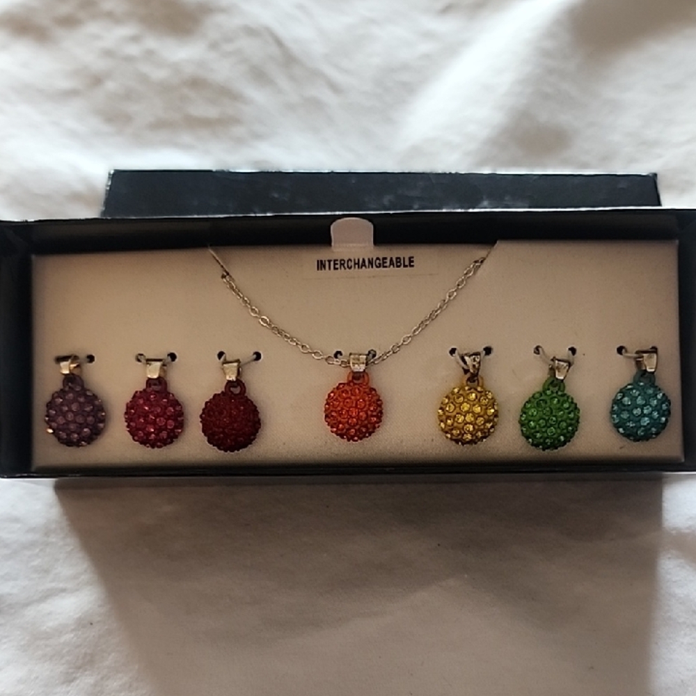 Interchangeable Multicolor Pendant Necklace Set